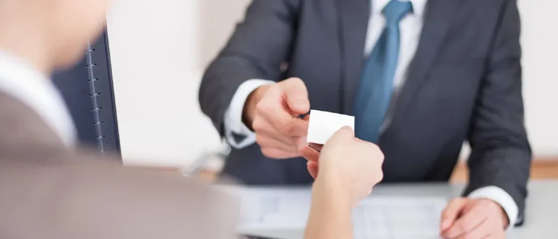 کارت ویزیت در تبلیغات و برندینگ کسب و کار چه نقشی دارد ؟